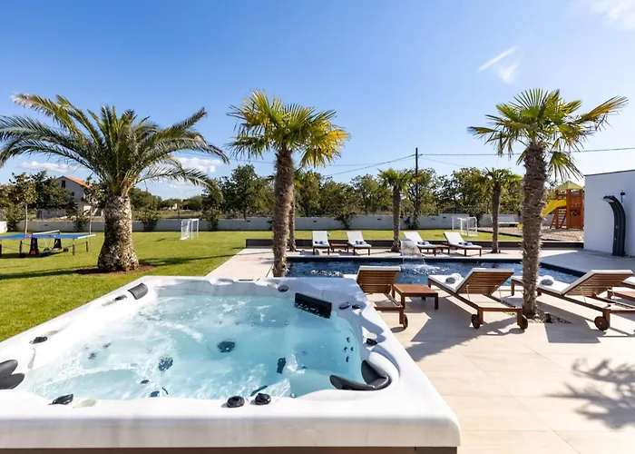 Quercus Zadarvillas 빌라 Policnik