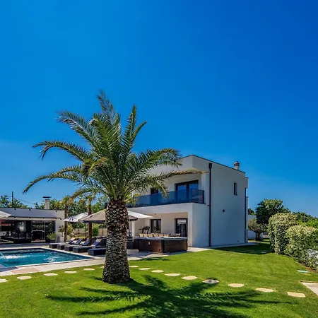 Vila Quercus Zadarvillas Policnik