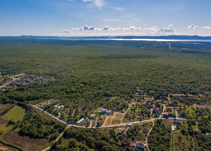Quercus Zadarvillas Вилла Policnik